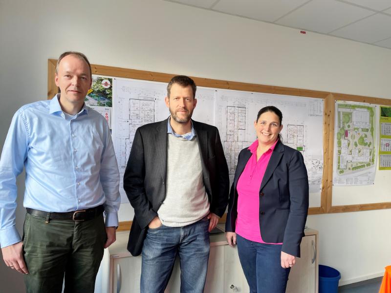 Marcus Tuerr, Hauke Schroeder und Alexandra Maat stehend v.l.n.r. Foto von Ilka Hanenkamp Ley
